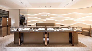 新光三越台中中港店