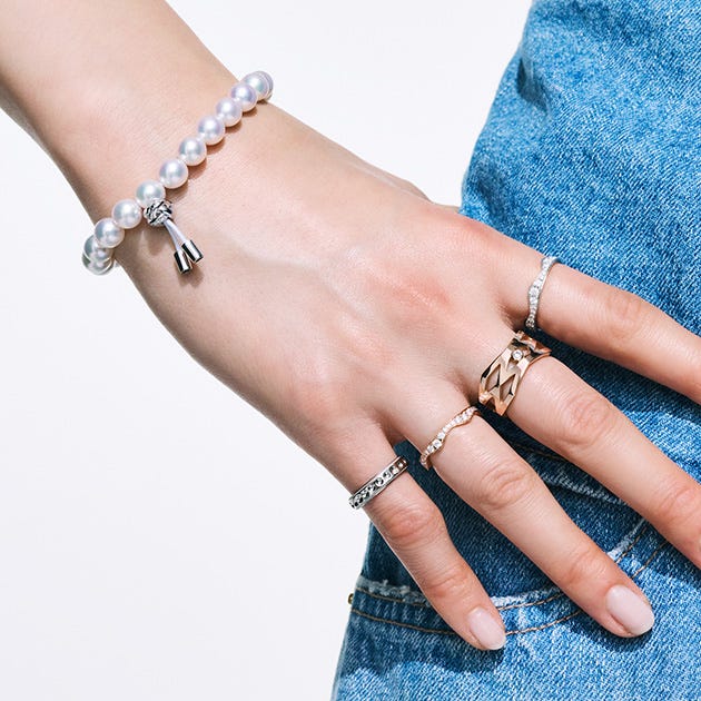 LOOK BOOK of 6 women