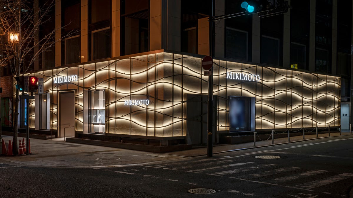 Osaka Shinsaibashi Store | MIKIMOTO